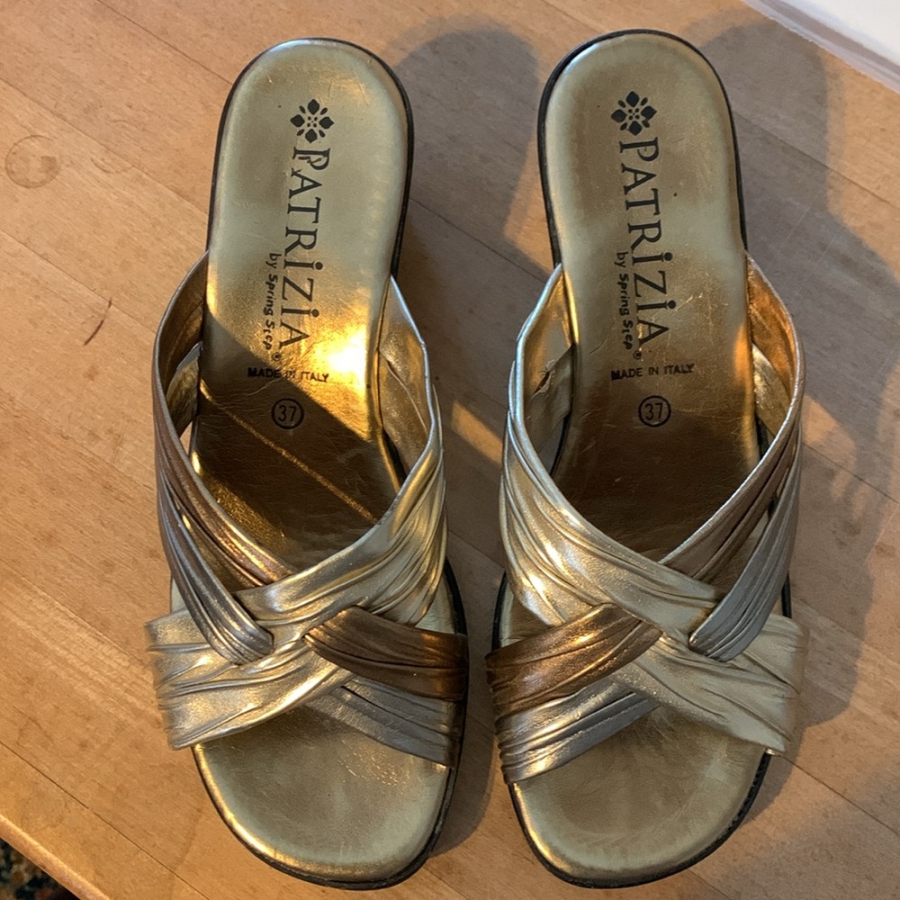 Patrizia by Spring Step Metallic Wedge Sandals Size 6.5
